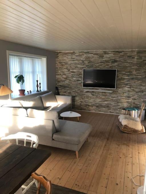 Hyggeligt Byhus Taet Ved Skov Og Togstation Aalbaek ภายนอก รูปภาพ